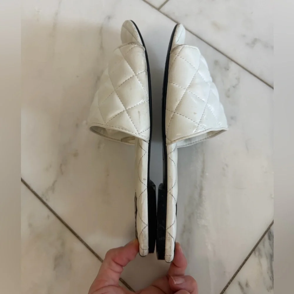 Zara Women’s euro 50 or US 9-9.5 White Quilted Vegan Leather Flat Slide Sandals - Picture 7 of 7